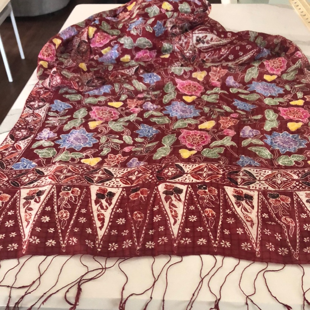 Novica Women’s Floral Print Silk Scarf